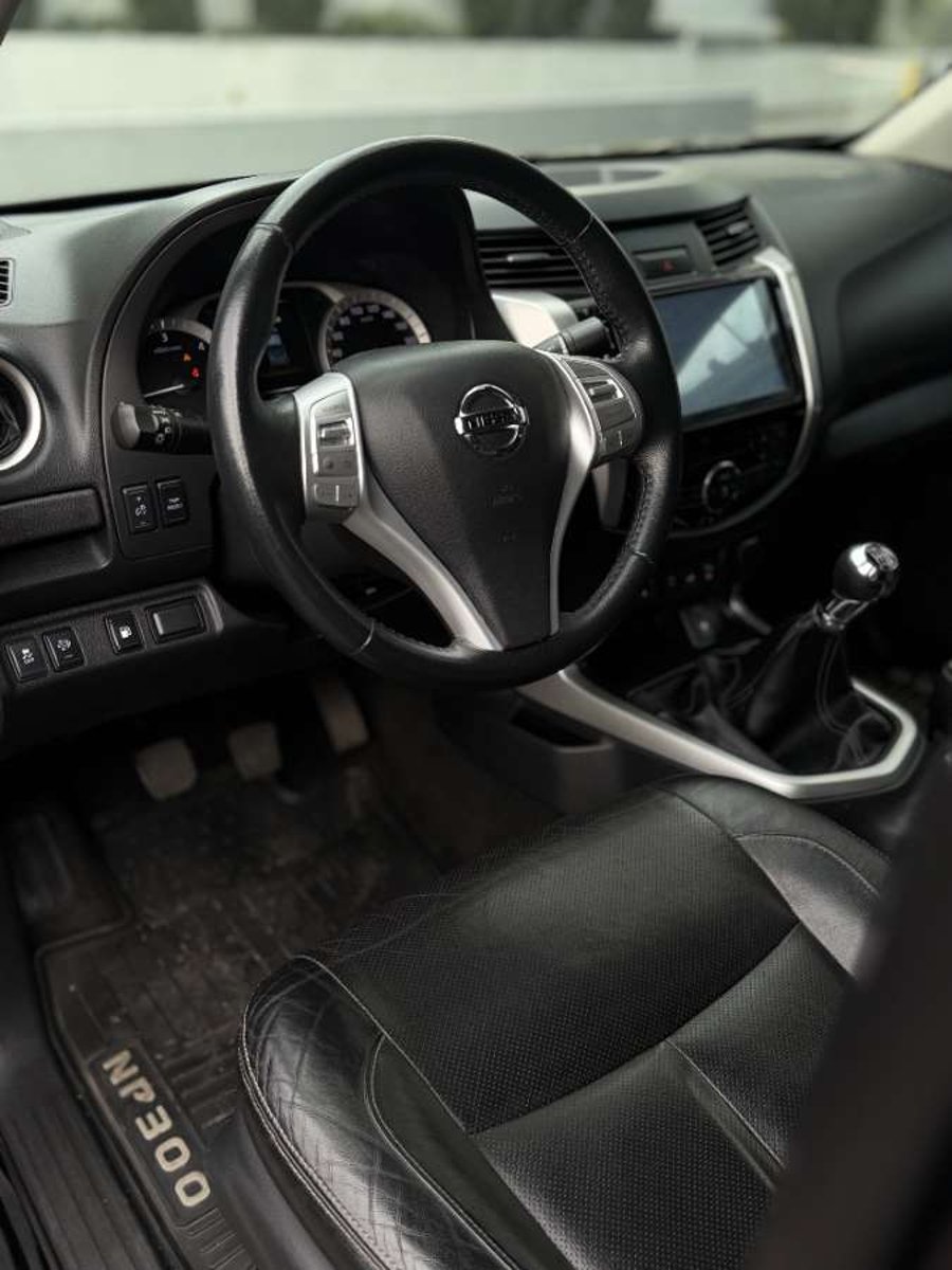Nissan NP300 LE 2.3 4X4 MT 2016 - Imagen 15 de 20
