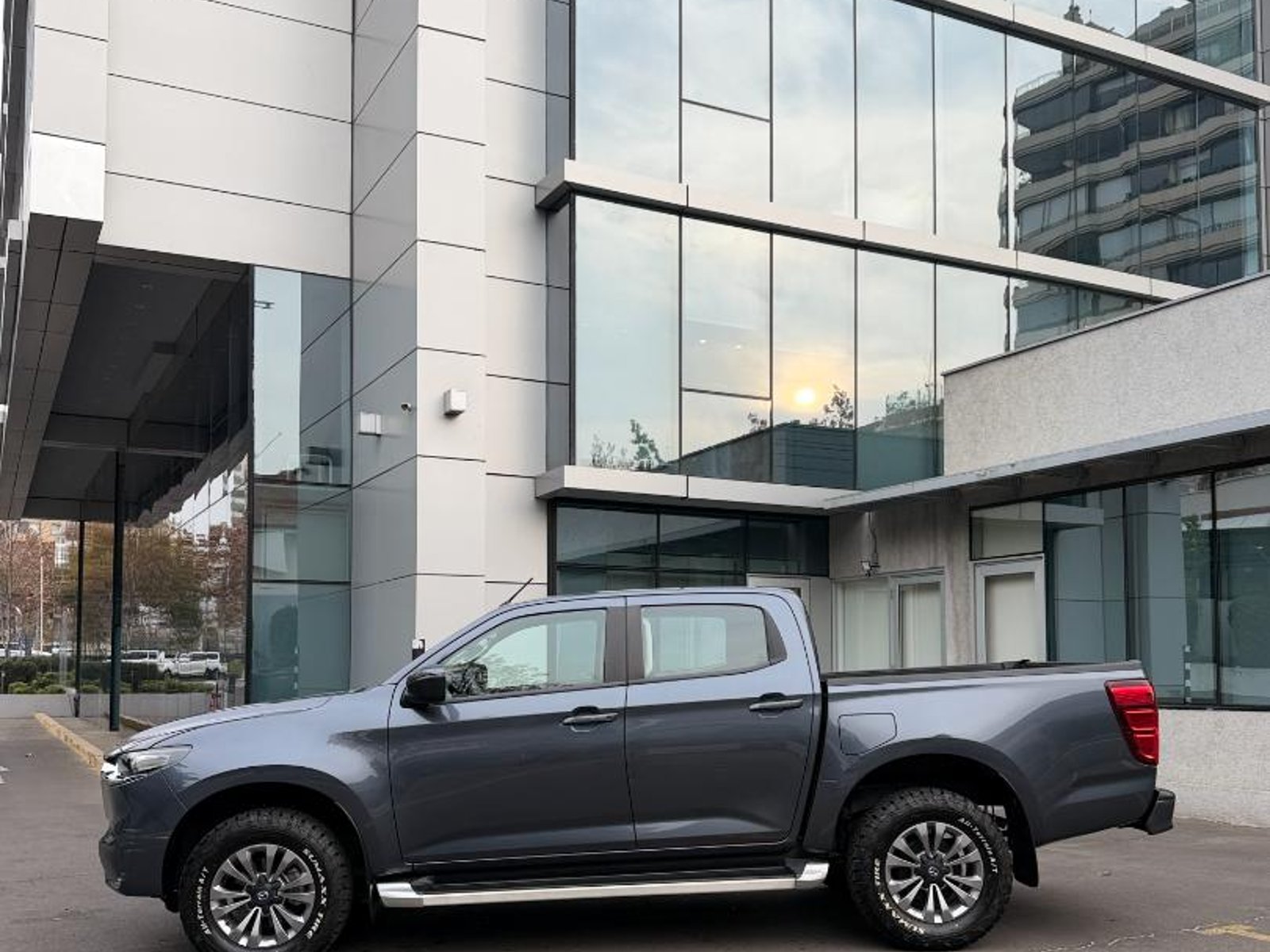 Mazda ALL NEW BT 50 4X4 3.0 AUT 2024 - Foto 3 de 20
