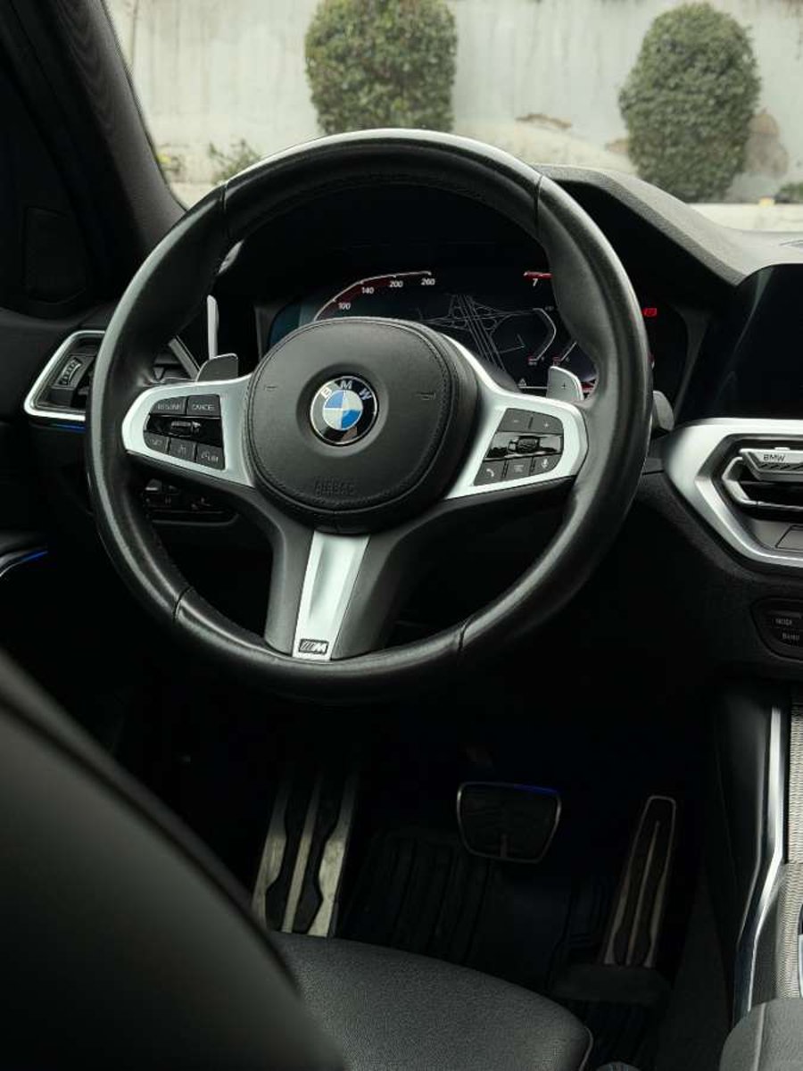 BMW 330I LOOK M 2022 - Imagen 19 de 20