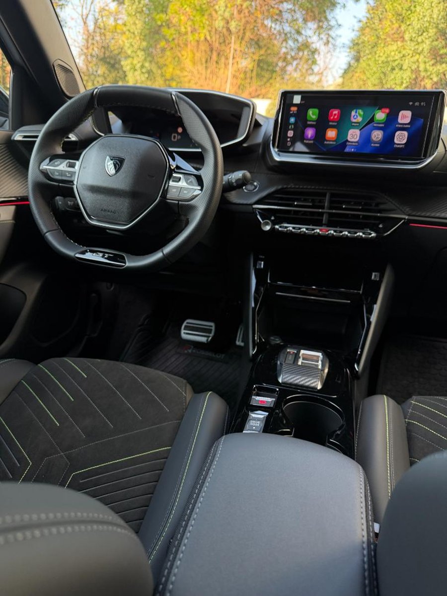 Peugeot 2008 GT 1.2 GT HIBRIDO 2026 - Imagen 18 de 20