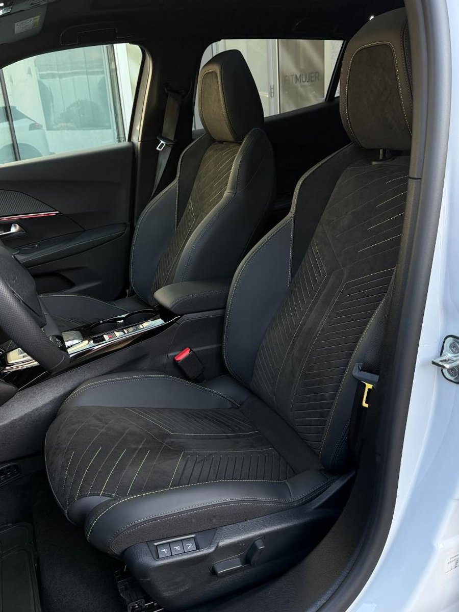 Peugeot 2008 GT 1.2 GT HIBRIDO 2026 - Imagen 15 de 20