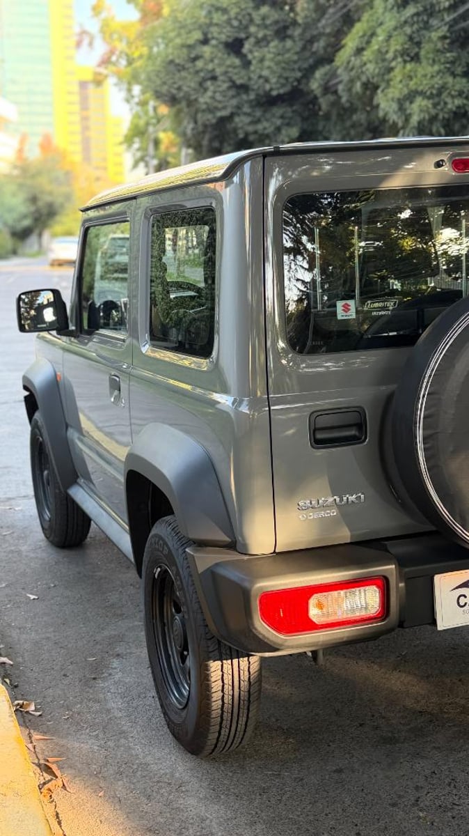 Suzuki JIMNY GL 1.5 MT 2025 - Imagen 14 de 20