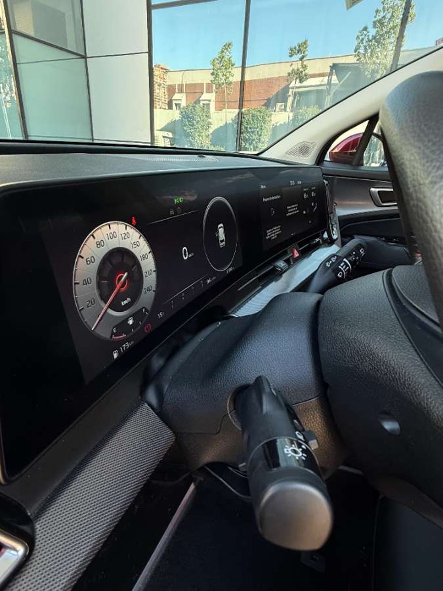 Kia SPORTAGE 2022 - Imagen 17 de 20