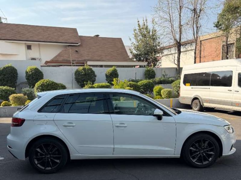Audi A3 Sportback 1.4 TFSI 2018 - Imagen 8 de 20
