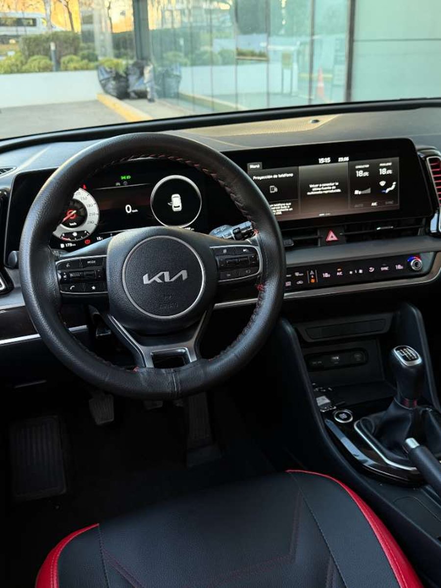 Kia SPORTAGE 2022 - Imagen 18 de 20