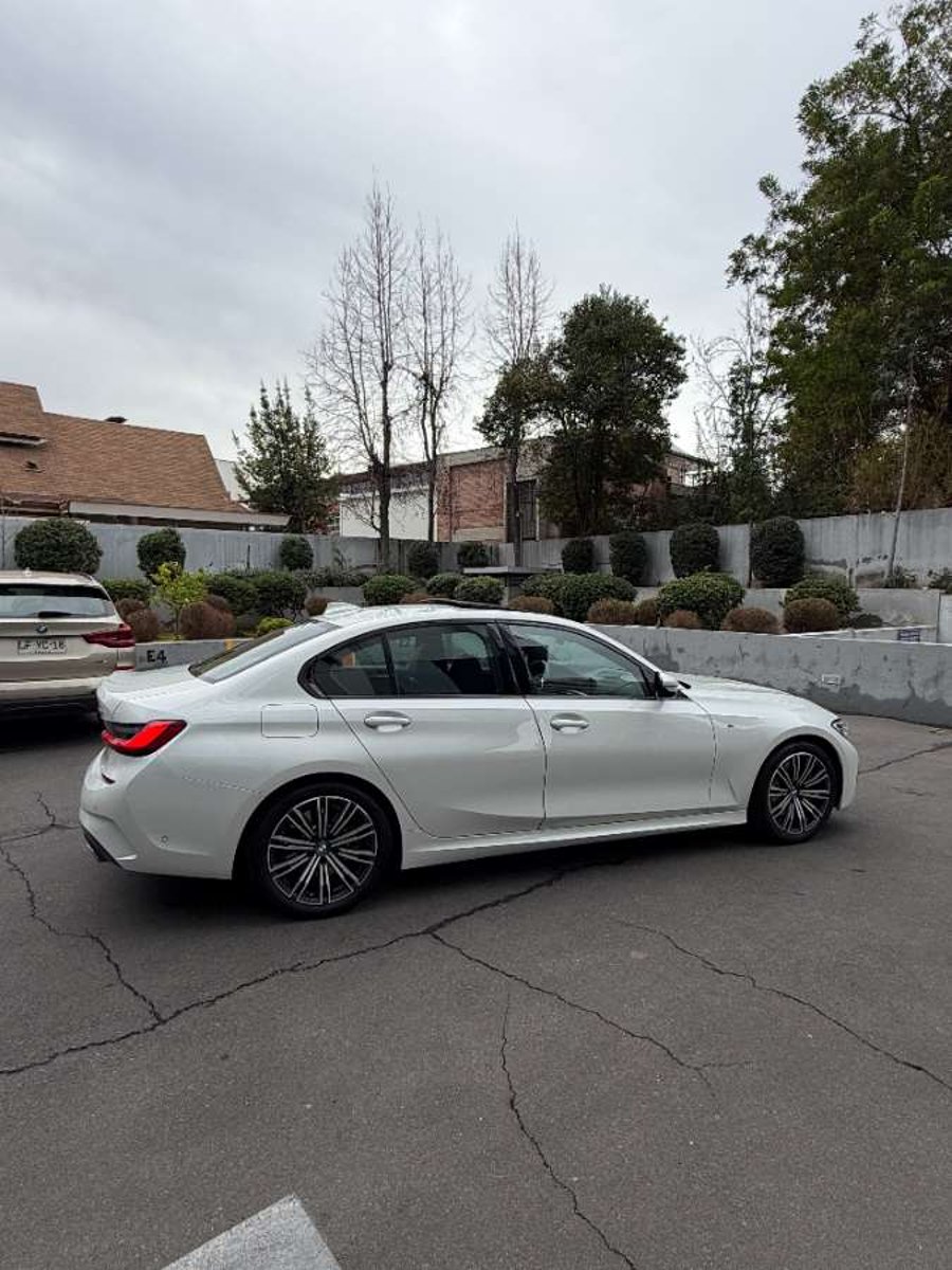 BMW 330I LOOK M 2022 - Imagen 8 de 20