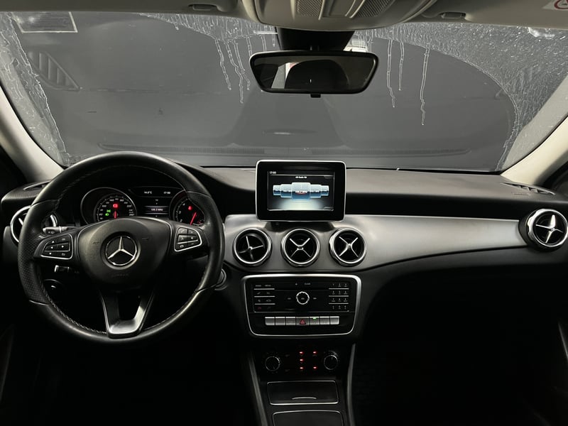 Mercedes-Benz GLA200 1.6 AUT 2018 - Imagen 13 de 19