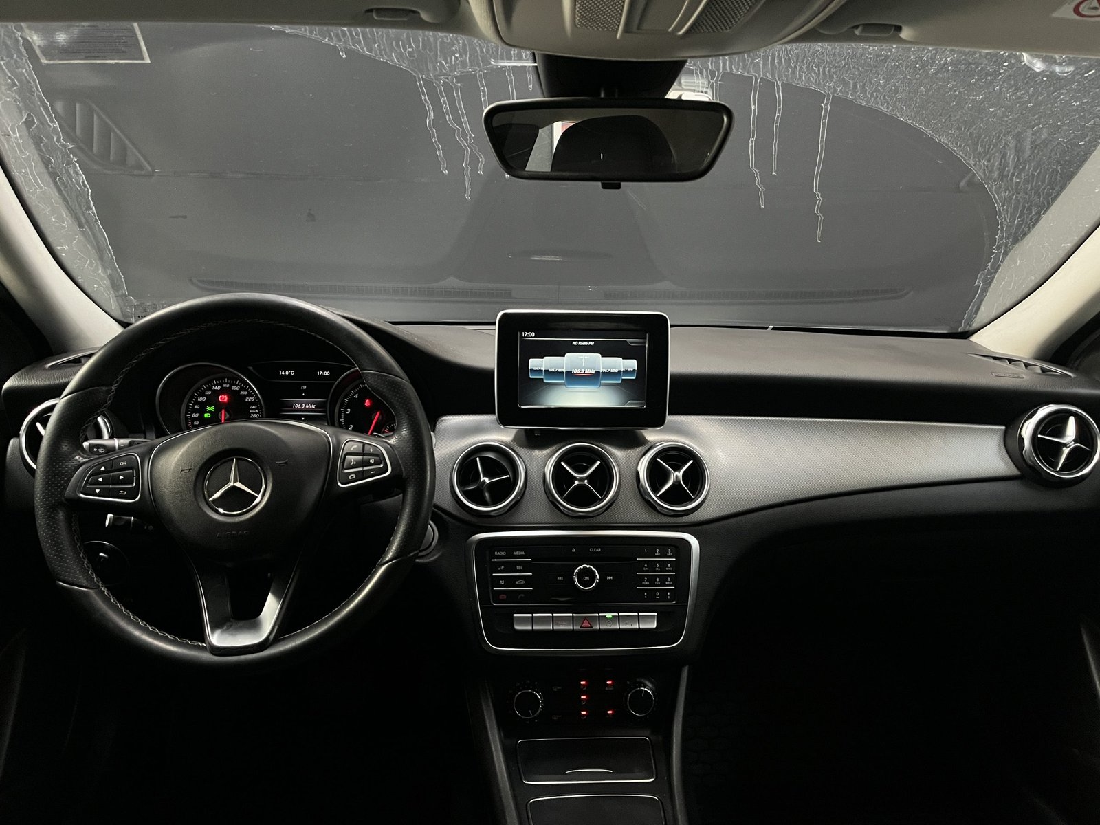 Mercedes-Benz GLA200 1.6 AUT 2018 - Imagen 13 de 19