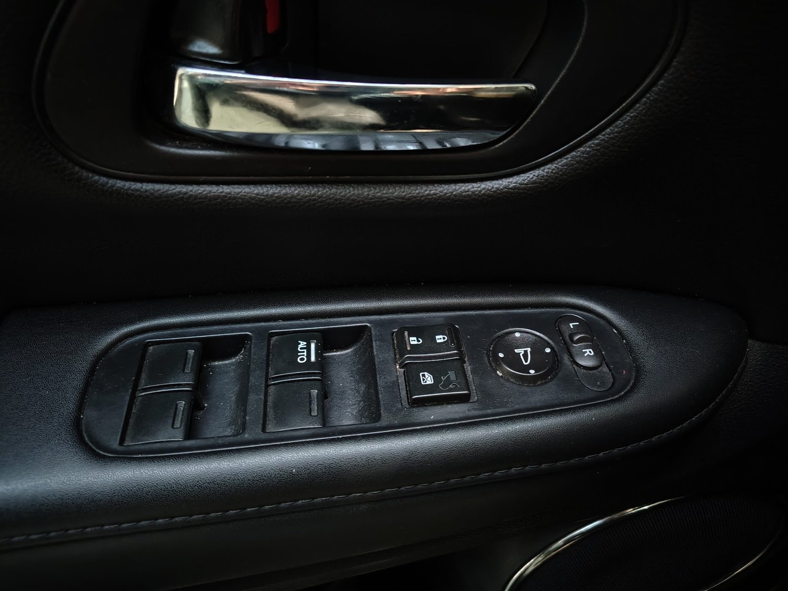 Honda HR-V V EXL 4X4 1.8 AUT 2020 - Imagen 14 de 20