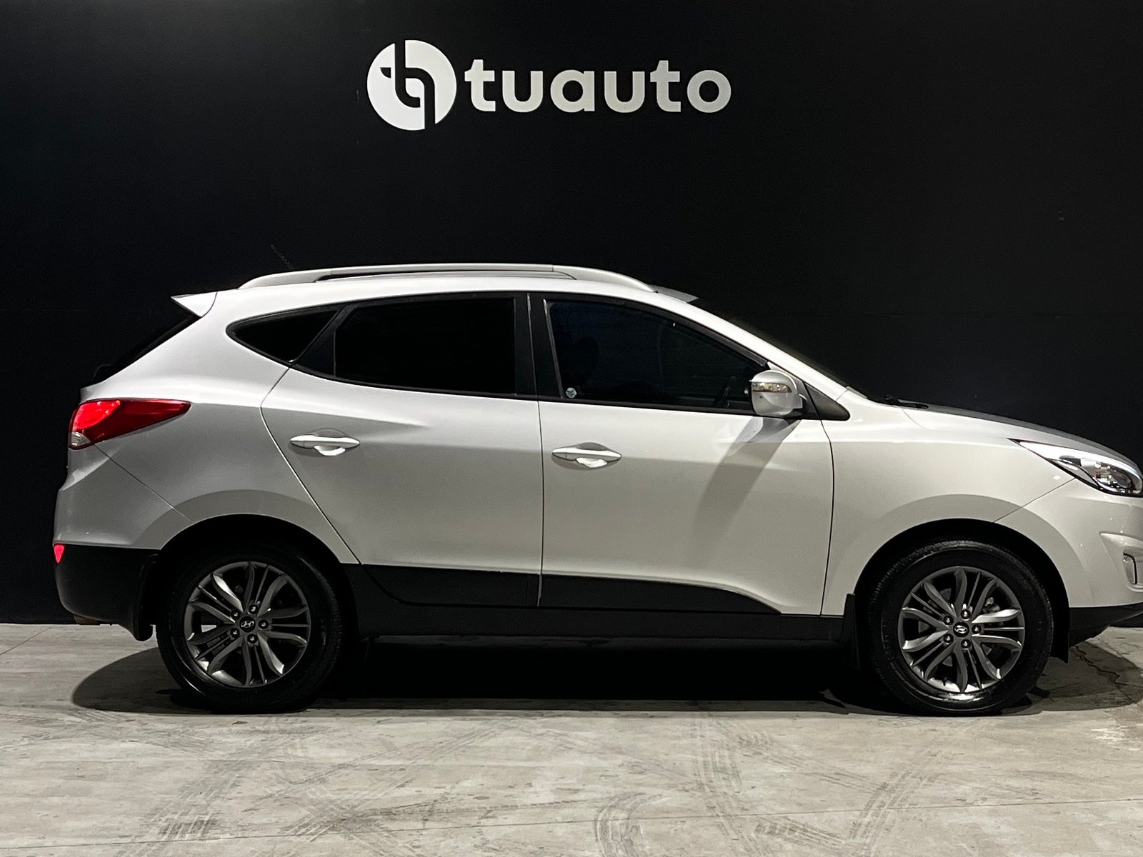 Hyundai TUCSON GL 2.0 MT 2015 - Foto 4 de 18