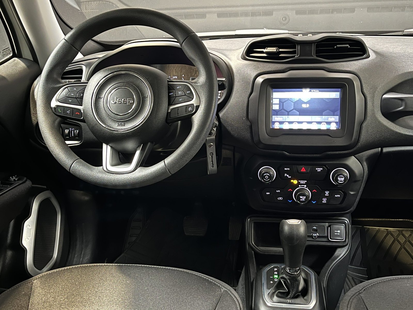 Jeep RENEGADE SPORT LX 1.8 AUT 2020 - Imagen 16 de 18
