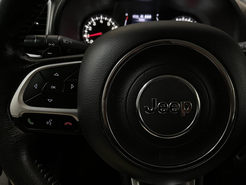 Jeep RENEGADE LONGITUDE 1.8 AUT 2020 - Imagen 9 de 19