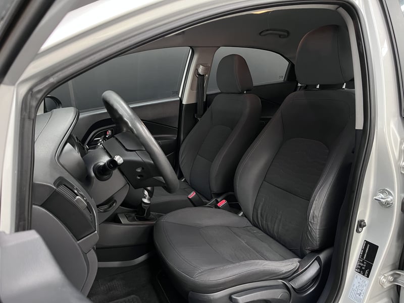 Kia RIO5 UB EX 1.4 MT 2013 - Imagen 11 de 17