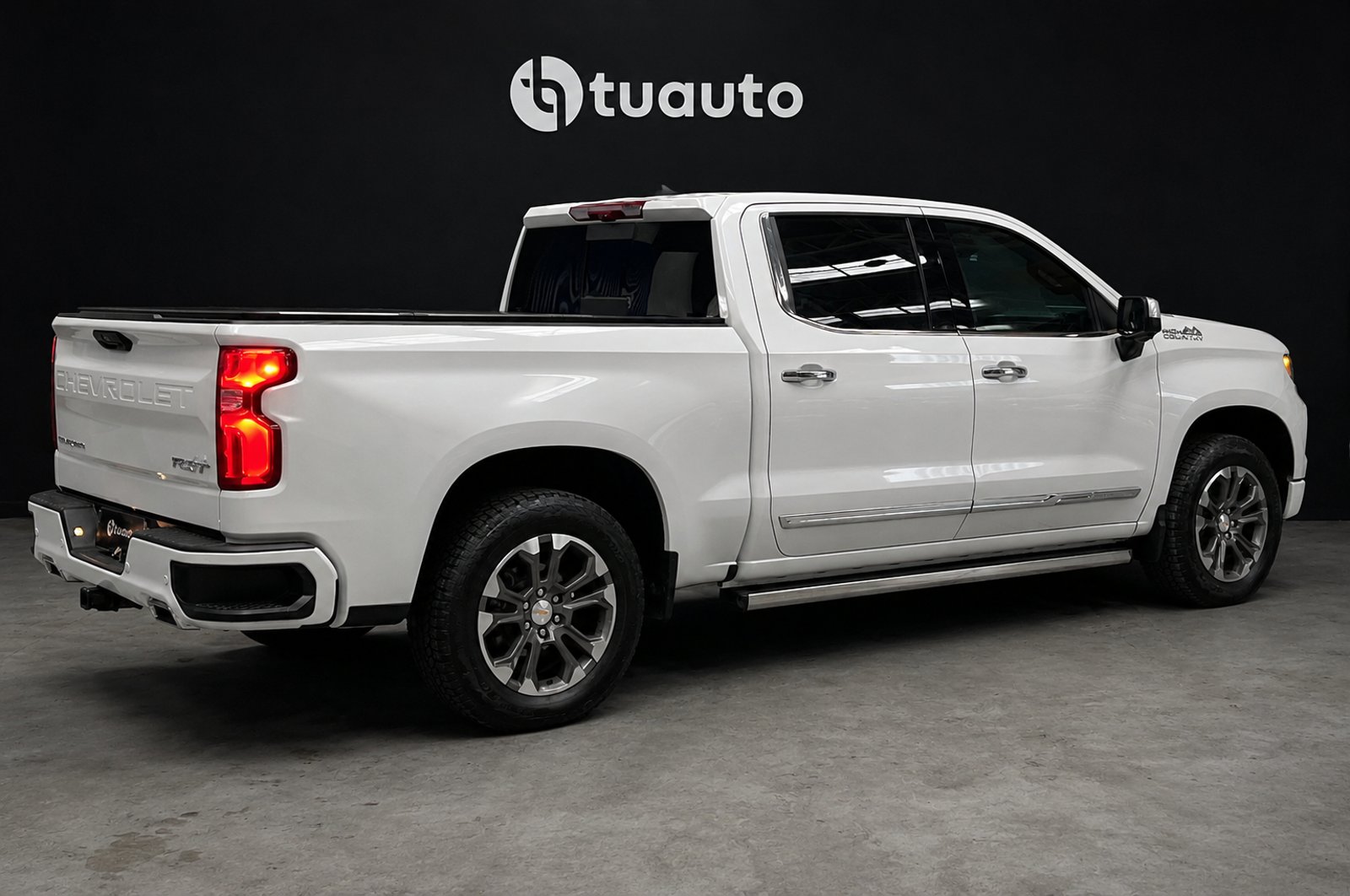 Chevrolet SILVERADO 4X4 3.0L AUT HIGH COUNTRY 2025 - Imagen 4 de 18