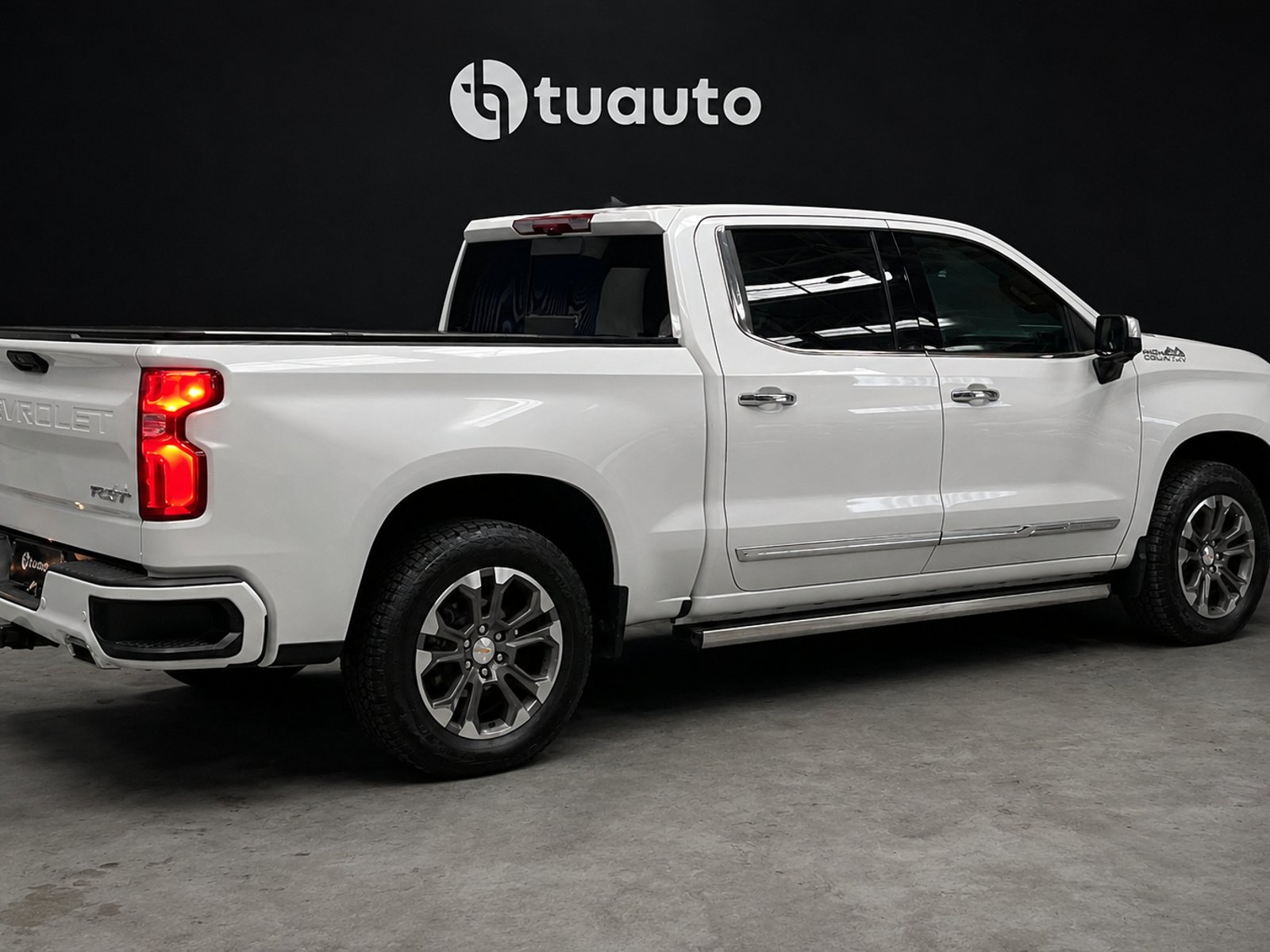 Chevrolet SILVERADO 4X4 3.0L AUT HIGH COUNTRY 2025 - Foto 4 de 18