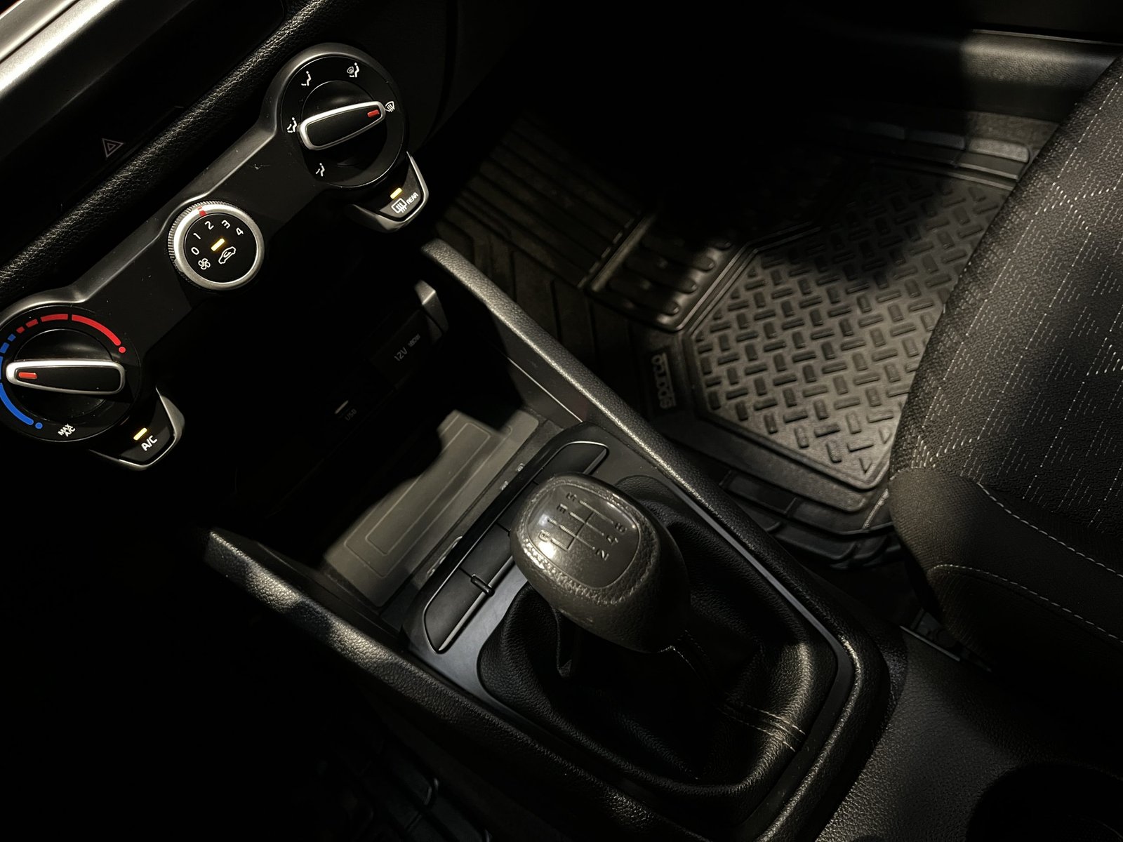 Kia RIO 5 1.4 LX MT 2022 - Imagen 19 de 19
