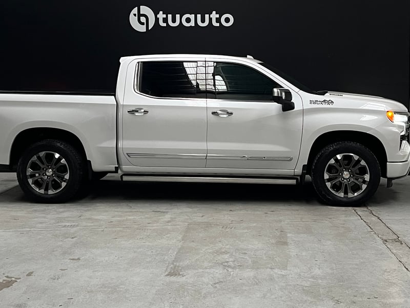 Chevrolet SILVERADO 4X4 3.0L AUT HIGH COUNTRY 2025 - Imagen 3 de 18