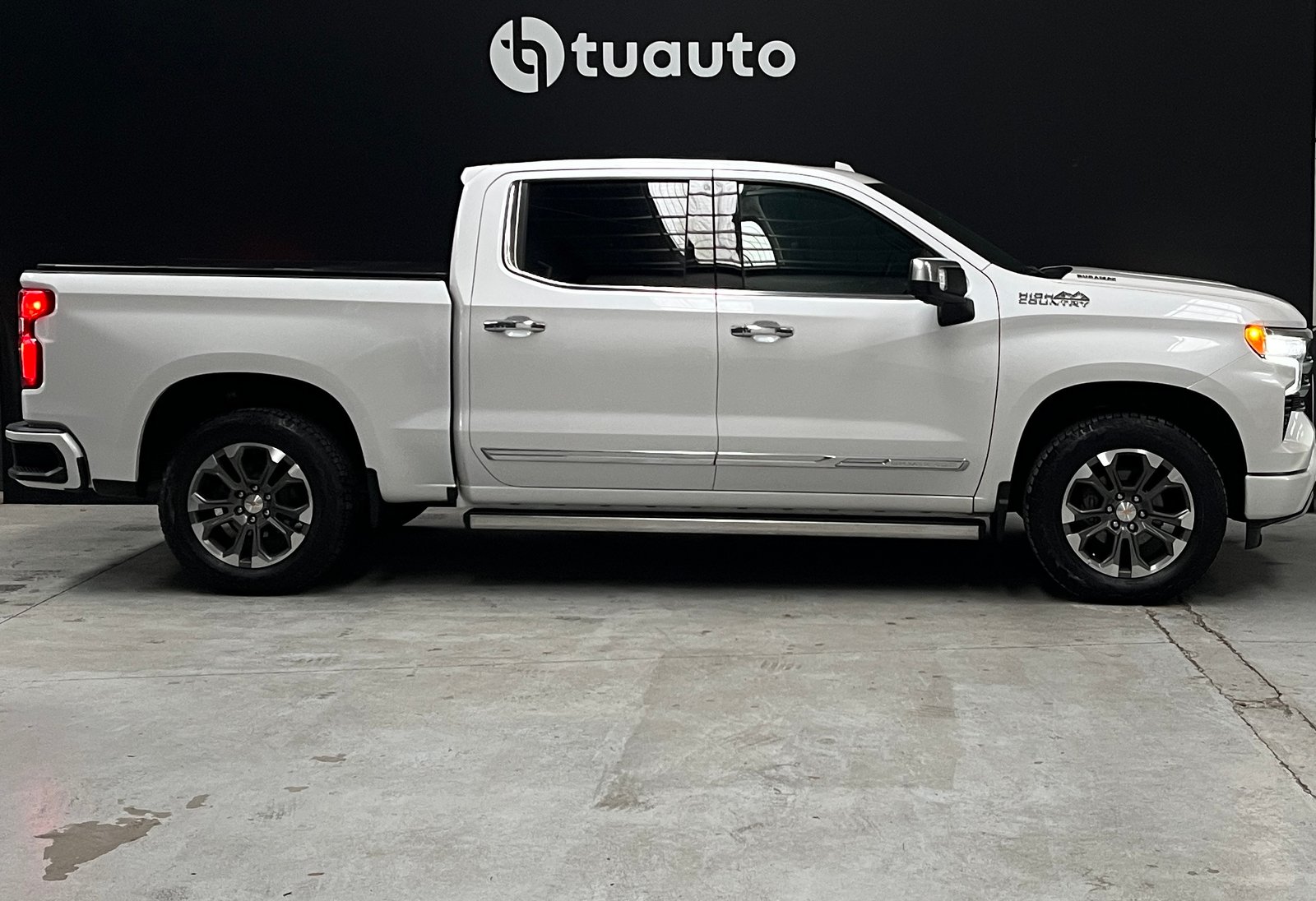 Chevrolet SILVERADO 4X4 3.0L AUT HIGH COUNTRY 2025 - Imagen 3 de 18
