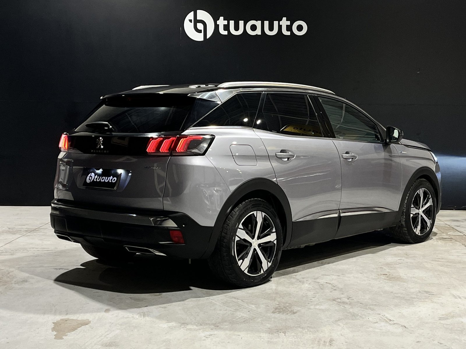Peugeot 3008 HYBRID 300 4X4 1.6 AUT 2022 - Foto 4 de 20