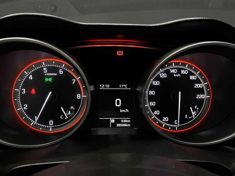 Suzuki SWIFT DIT HB 1.0 MT 2023 - Imagen 15 de 18