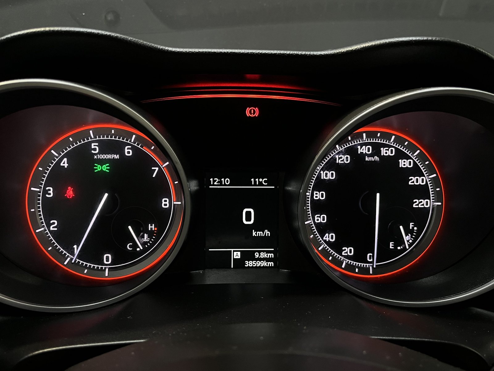 Suzuki SWIFT DIT HB 1.0 MT 2023 - Imagen 15 de 18