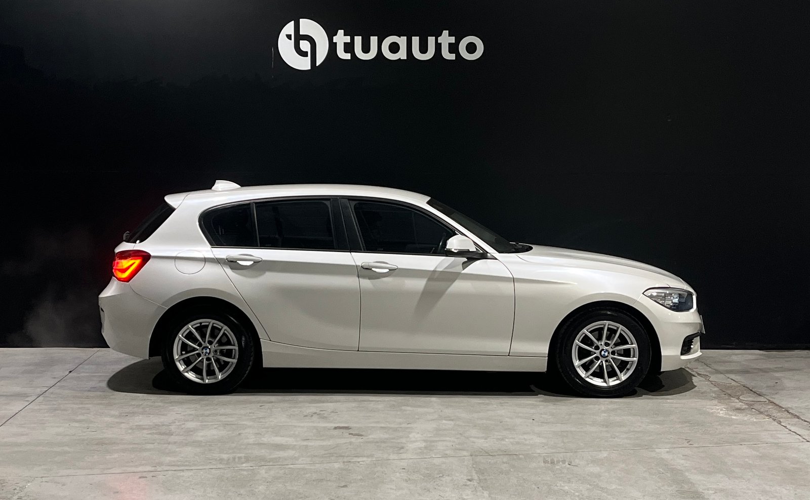 BMW 118 I LCI 1.5 AUT 2017 - Imagen 4 de 19