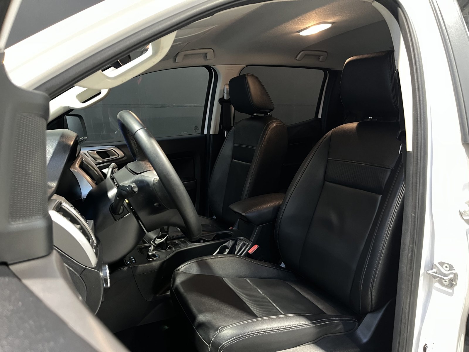 Ford RANGER LIMITED DCAB 4X4 3.2 AUT 2022 - Imagen 11 de 19