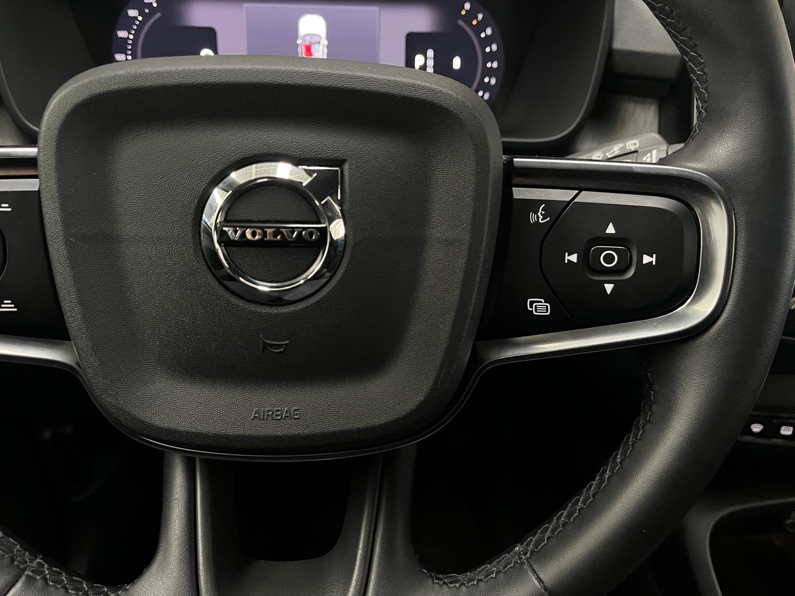 Volvo XC40 B4 PLUS 2.0 AUT 2024 - Imagen 14 de 17