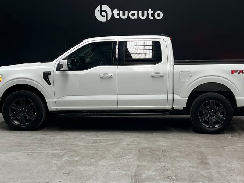 Ford F-150 LARIAT SPORT 4X4 5.0L AUT 2024 - Imagen 6 de 19