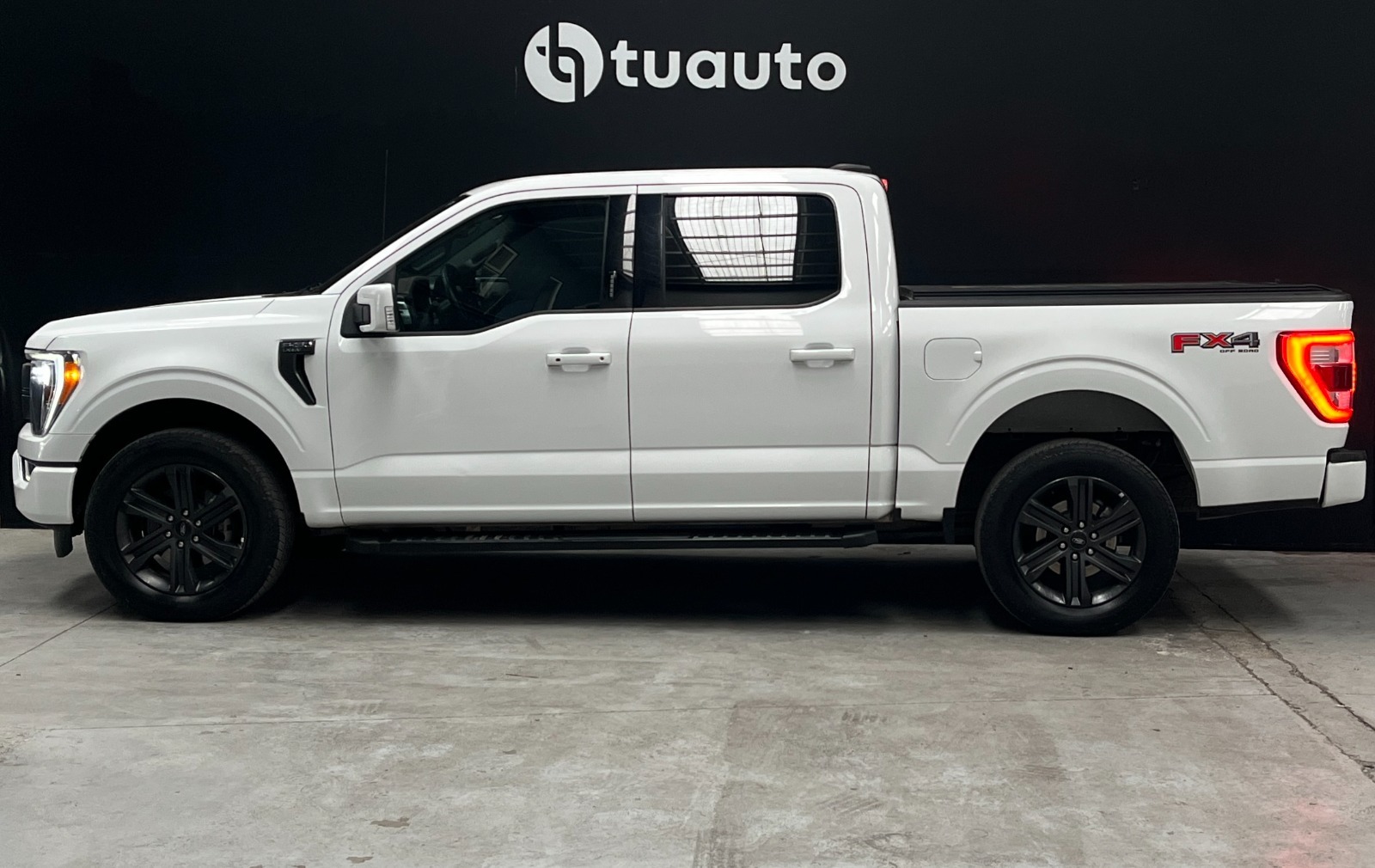 Ford F-150 LARIAT SPORT 4X4 5.0L AUT 2024 - Imagen 6 de 19