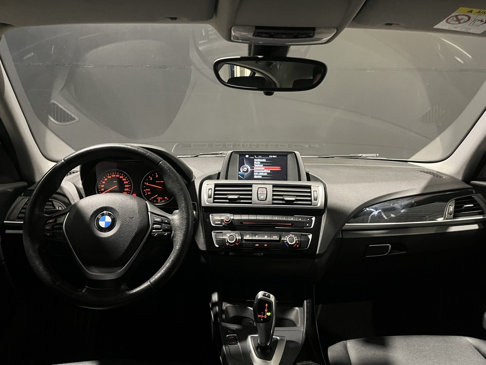 BMW 118 I LCI 1.5 AUT 2017 - Imagen 13 de 19