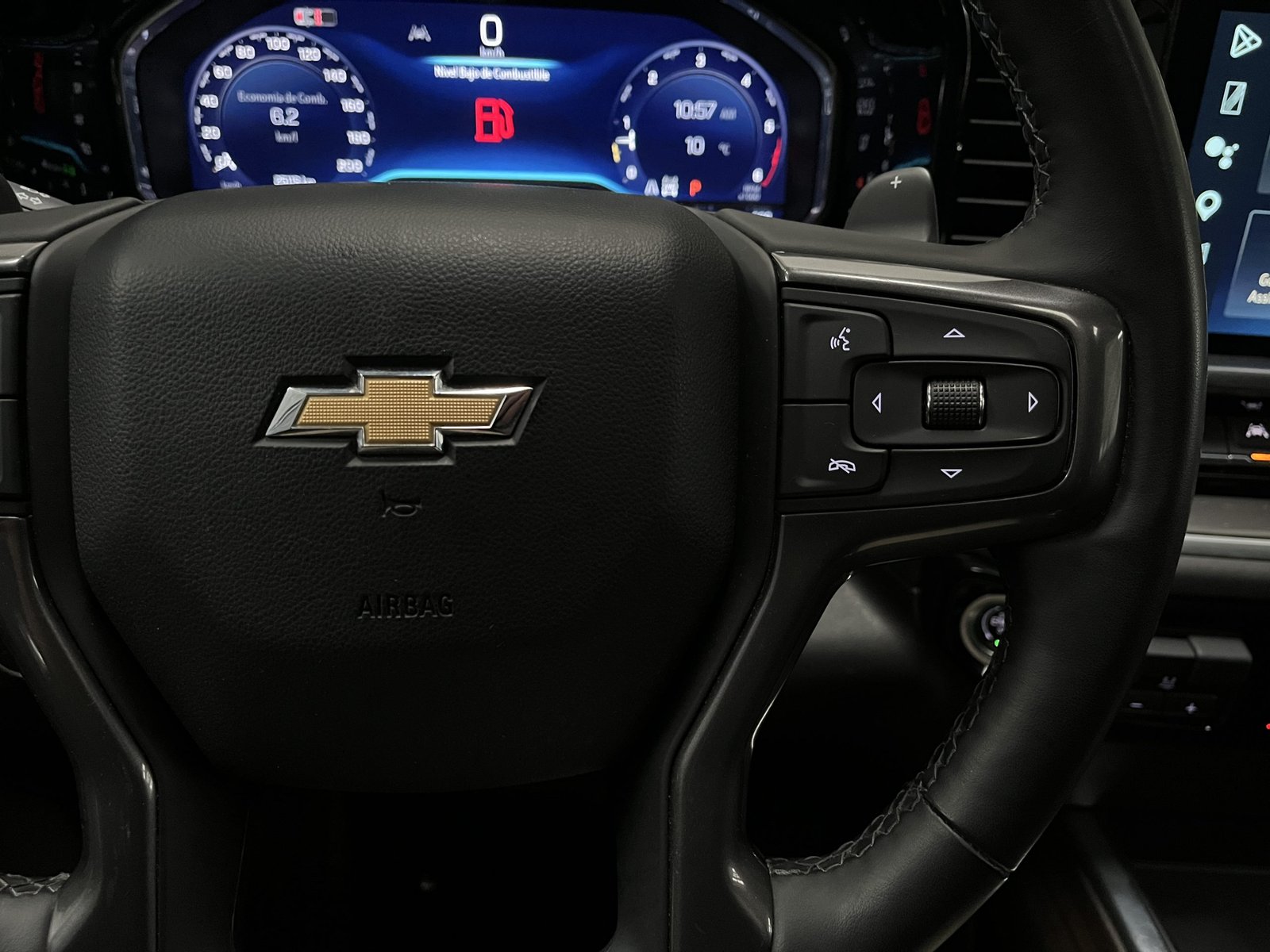 Chevrolet SILVERADO 4X4 3.0L AUT HIGH COUNTRY 2025 - Imagen 16 de 18
