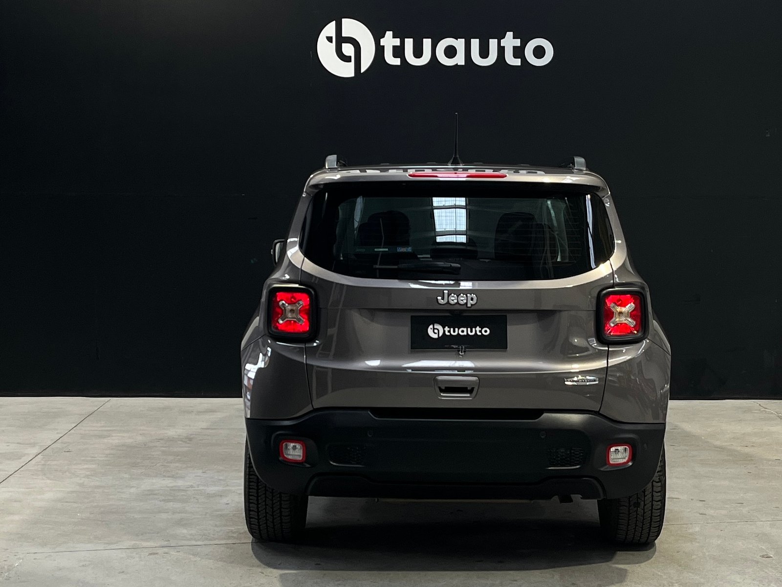 Jeep RENEGADE LONGITUDE 1.8 AUT 2020 - Foto 5 de 19