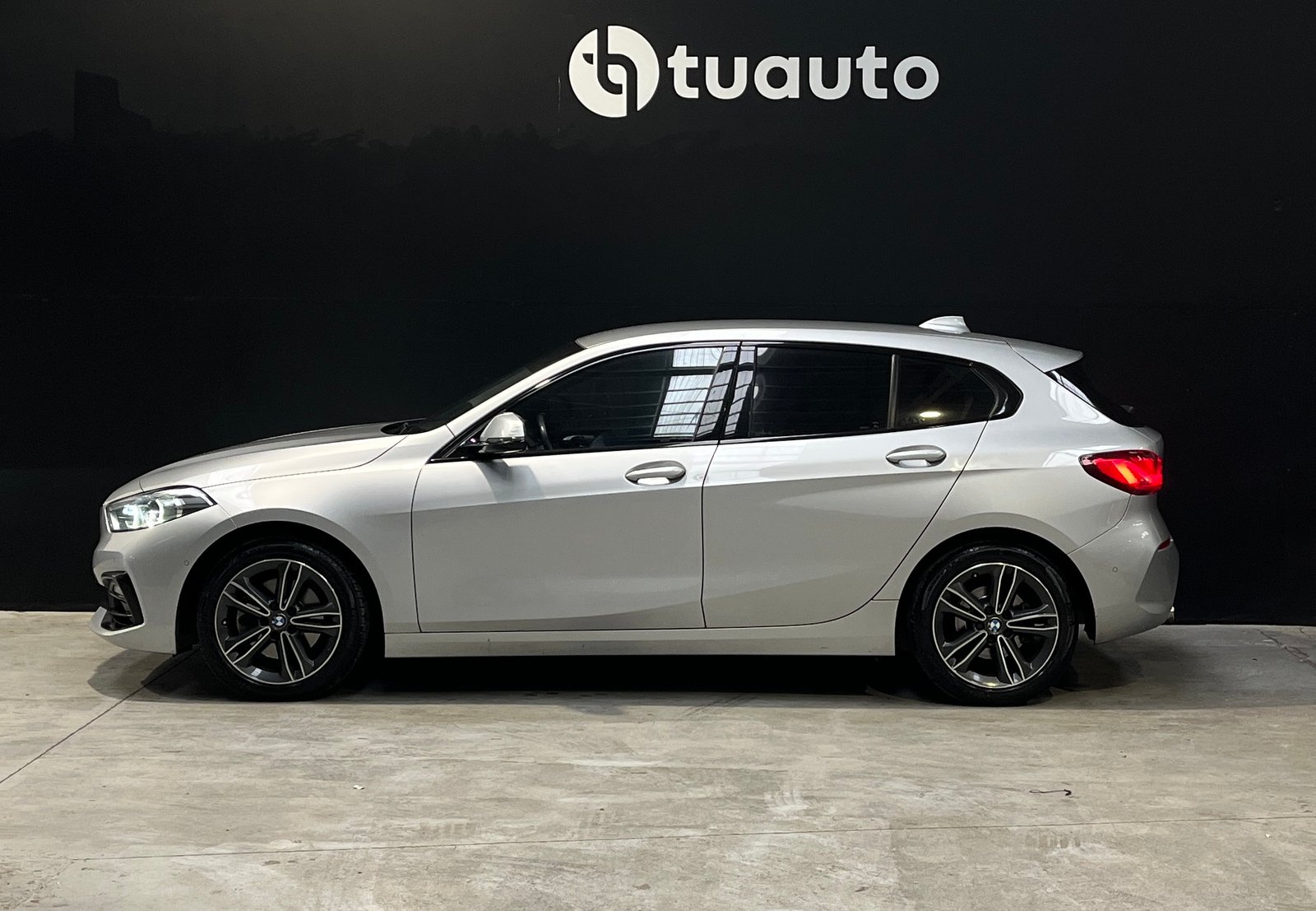 BMW 118I HATCHBACK 1.5 AUT 2022 - Imagen 7 de 19