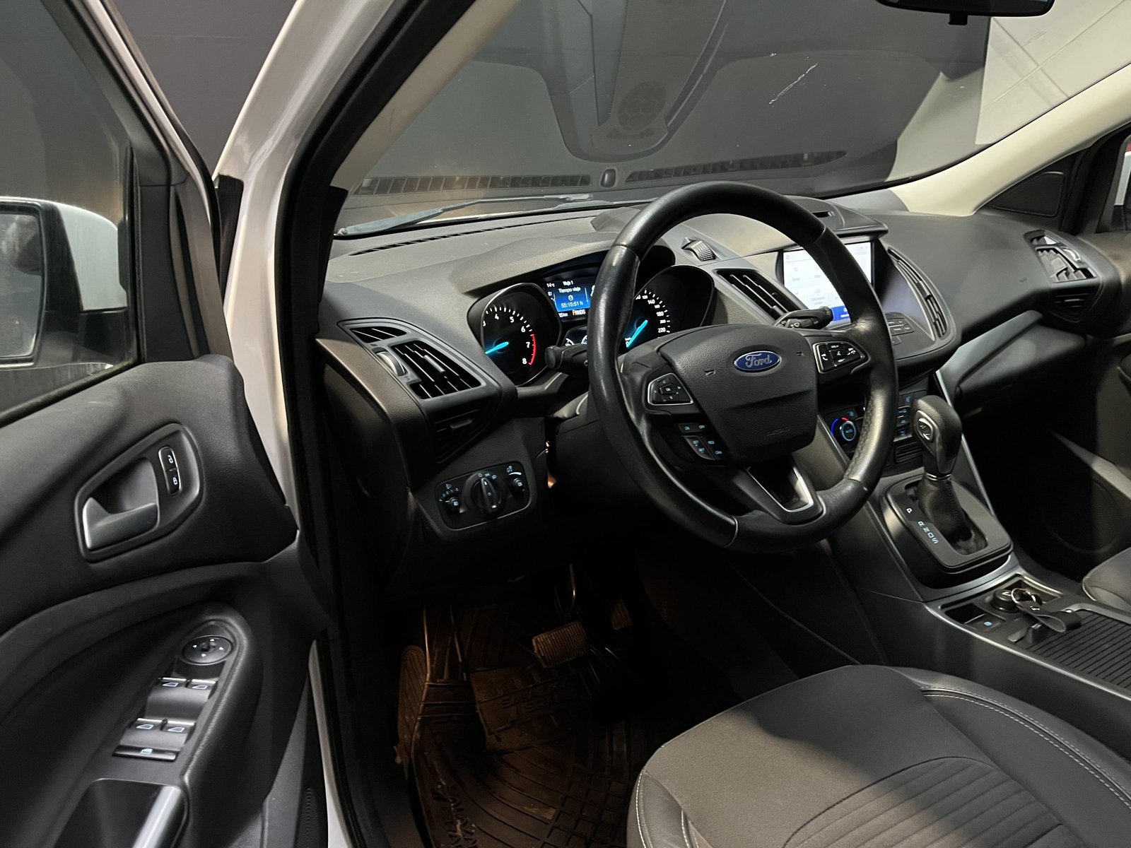 Ford ESCAPE 2.5 AUT 2020 - Imagen 17 de 19