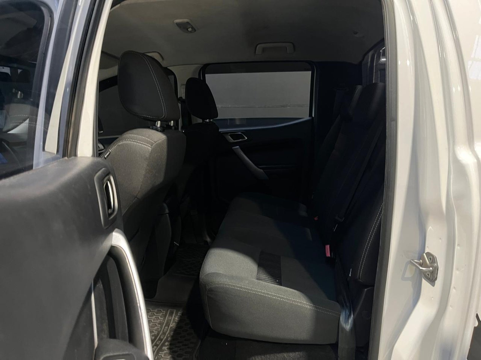 Ford RANGER XLT 4X4 MT 3.2 2023 - Imagen 10 de 14
