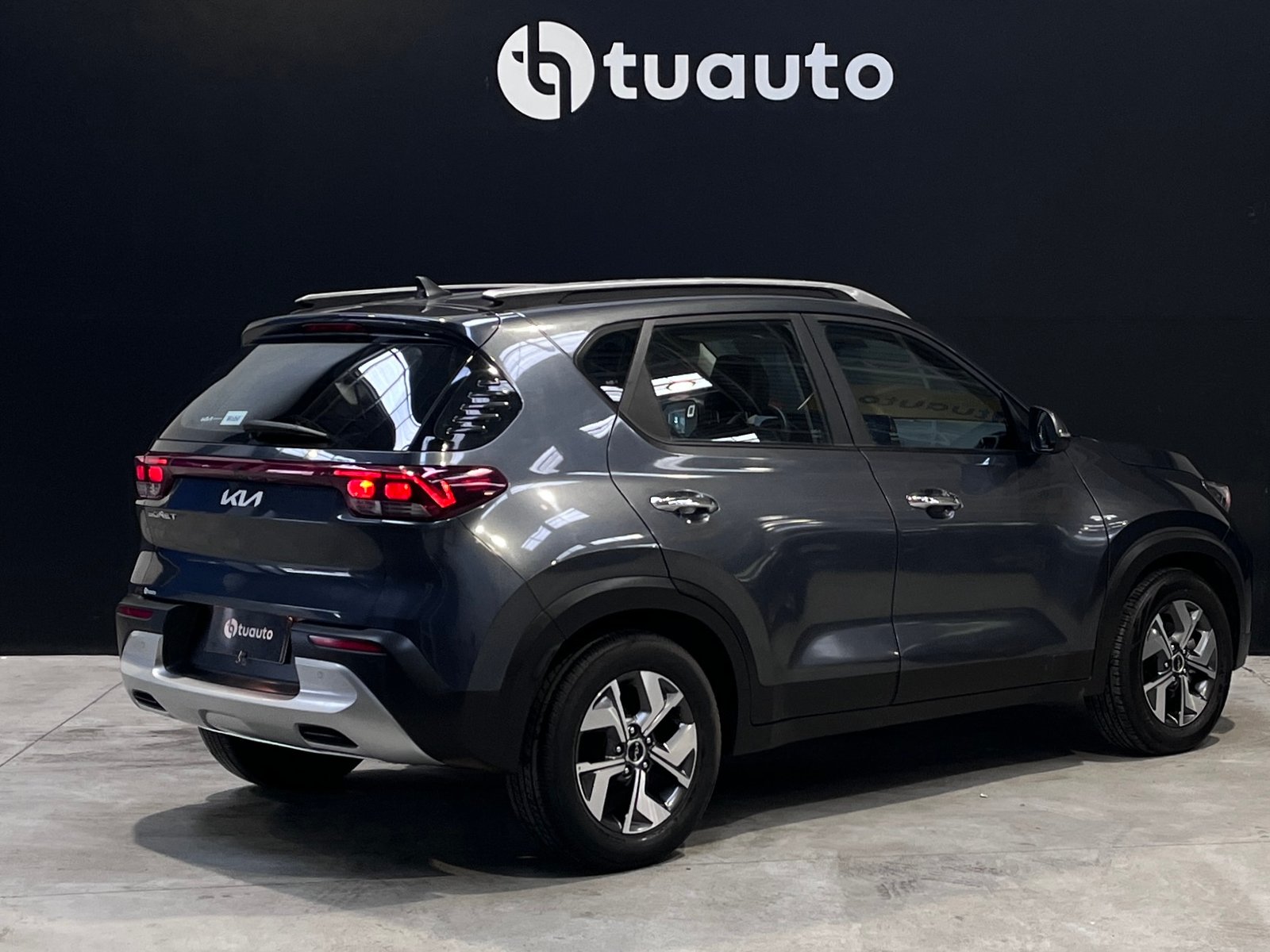 Kia SONET EX 1.5 MT 2022 - Foto 4 de 19
