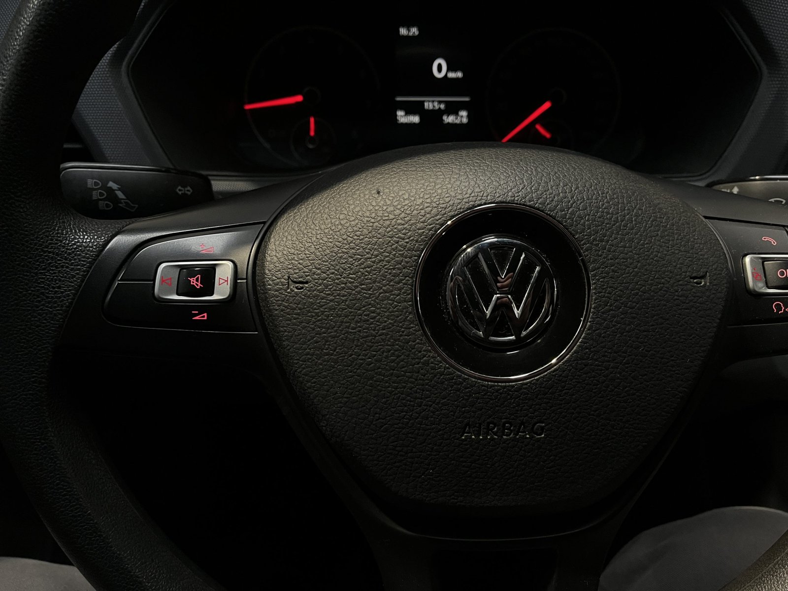 Volkswagen T-CROSS TRENDLINE 1.6 2020 - Imagen 14 de 19