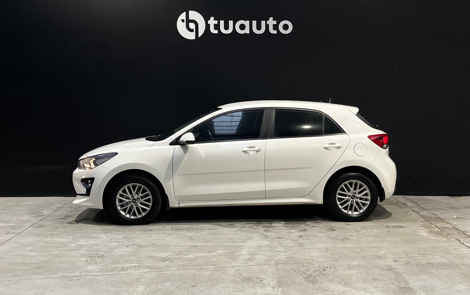 Kia RIO 5 1.4 LX MT 2022 - Imagen 7 de 19