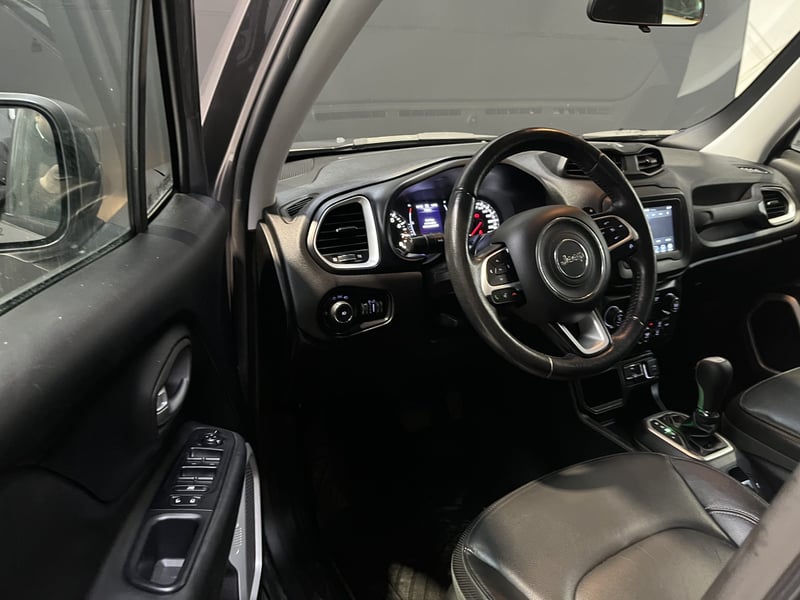 Jeep RENEGADE LONGITUDE 1.8 AUT 2020 - Imagen 14 de 19
