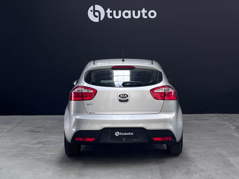 Kia RIO5 UB EX 1.4 MT 2013 - Imagen 5 de 17
