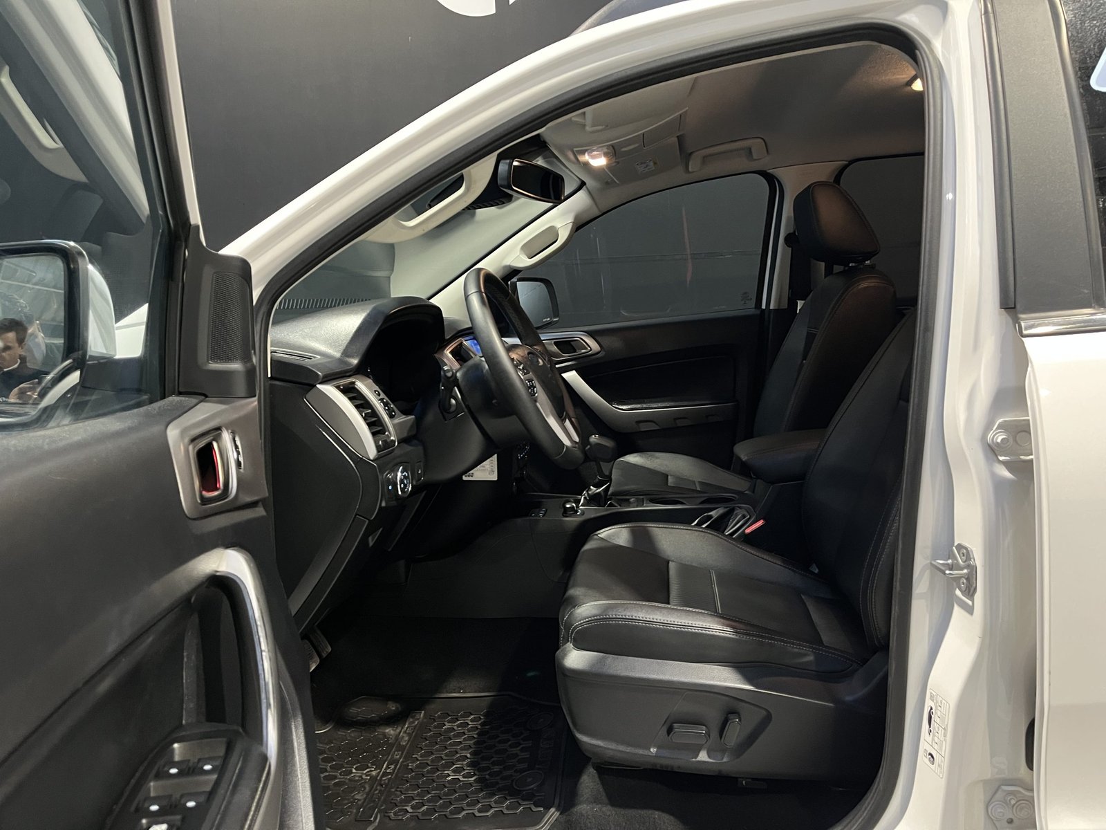 Ford RANGER LIMITED DCAB 4X4 3.2 AUT 2022 - Imagen 10 de 19