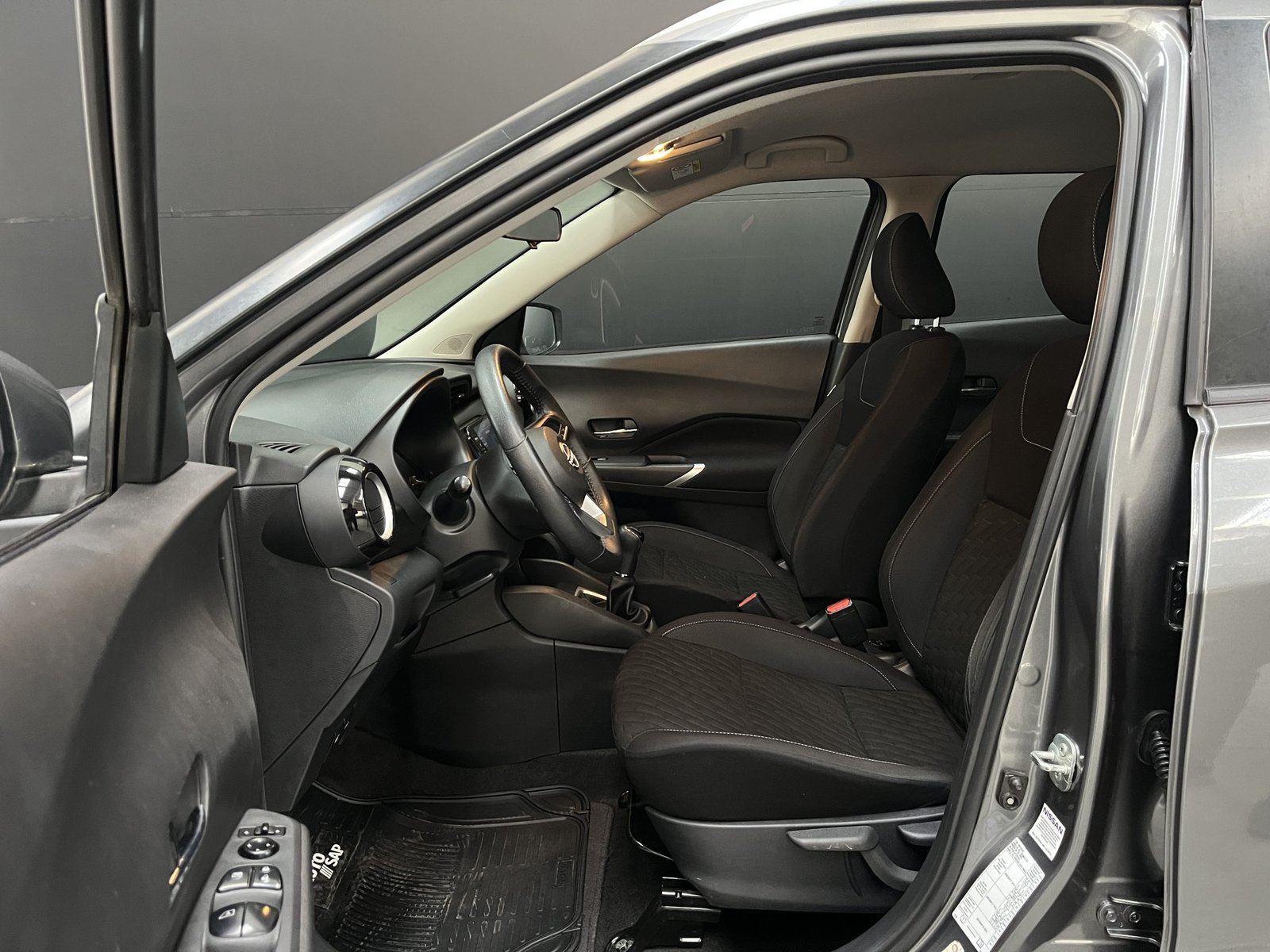 Nissan KICKS ADVANCE 1.6 MT 2022 - Imagen 17 de 18
