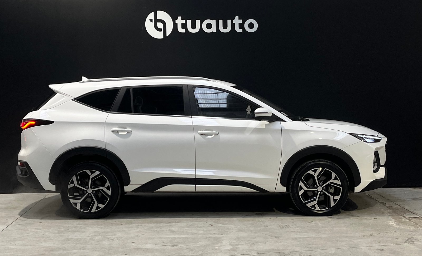 JAC JS8 LUXURY 1.5 AUT 2023 - Imagen 3 de 19