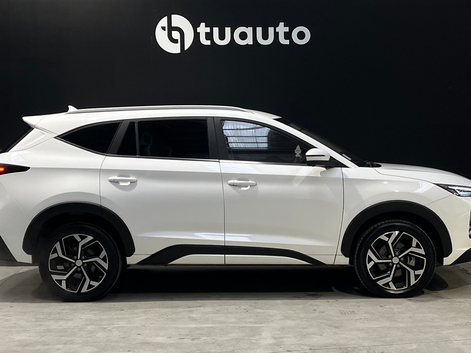 JAC JS8 LUXURY 1.5 AUT 2023 - Foto 3 de 19