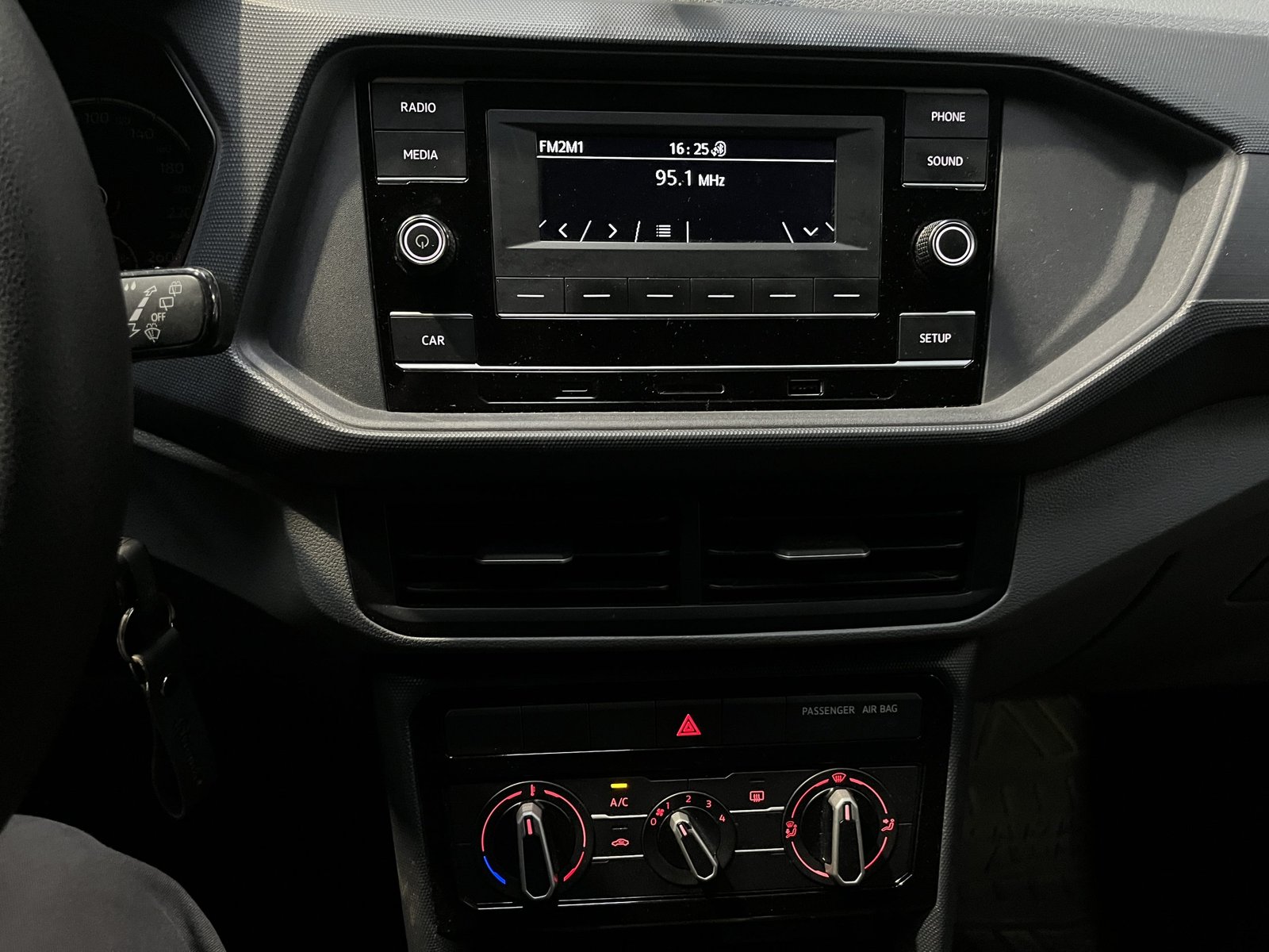 Volkswagen T-CROSS TRENDLINE 1.6 2020 - Imagen 16 de 19