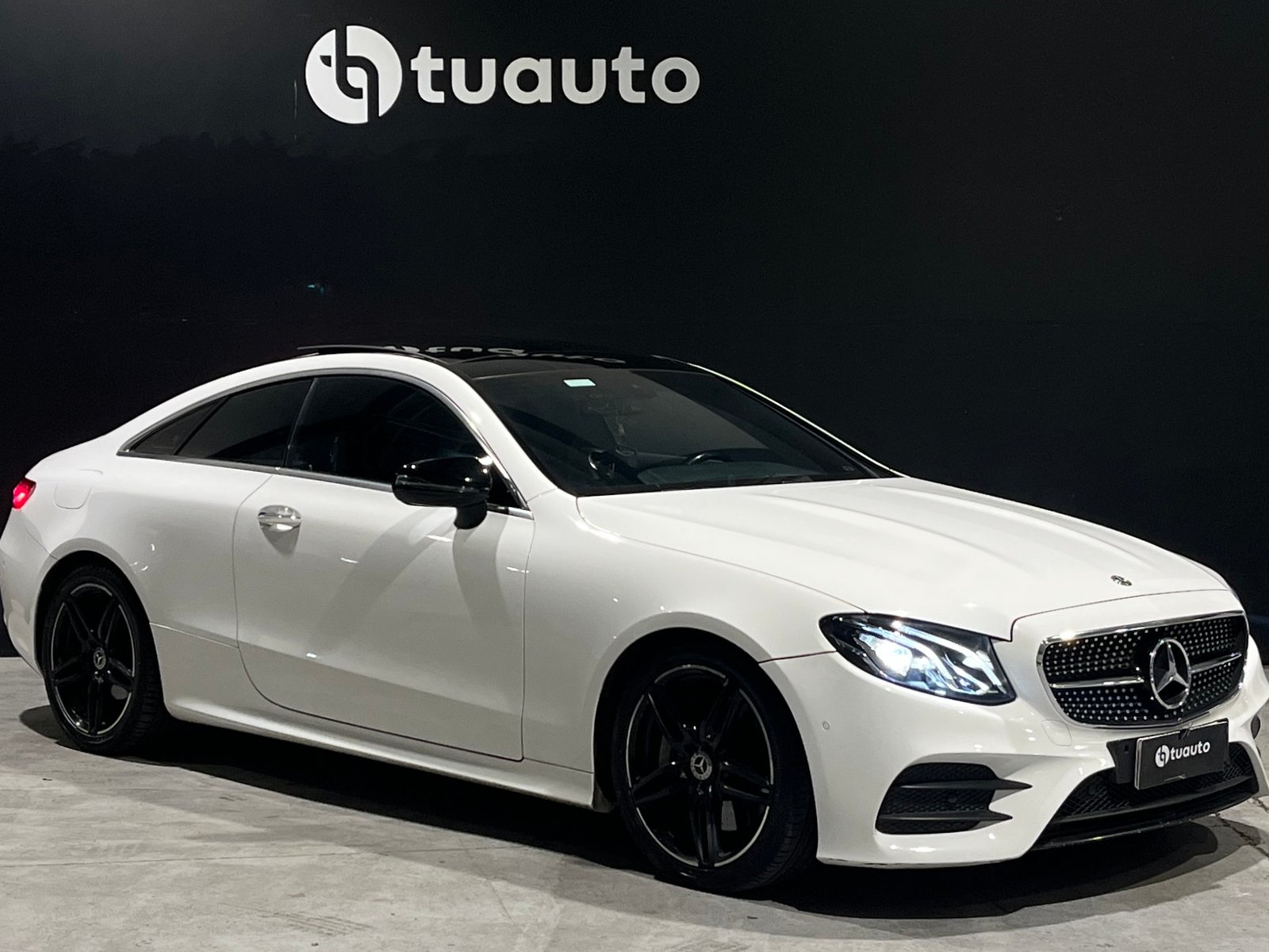 Mercedes-Benz E300 C COUPE 2.0 AT 2019 - Foto 2 de 18