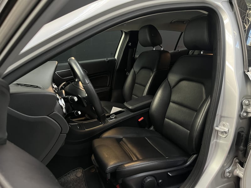 Mercedes-Benz GLA200 1.6 AUT 2018 - Imagen 11 de 19