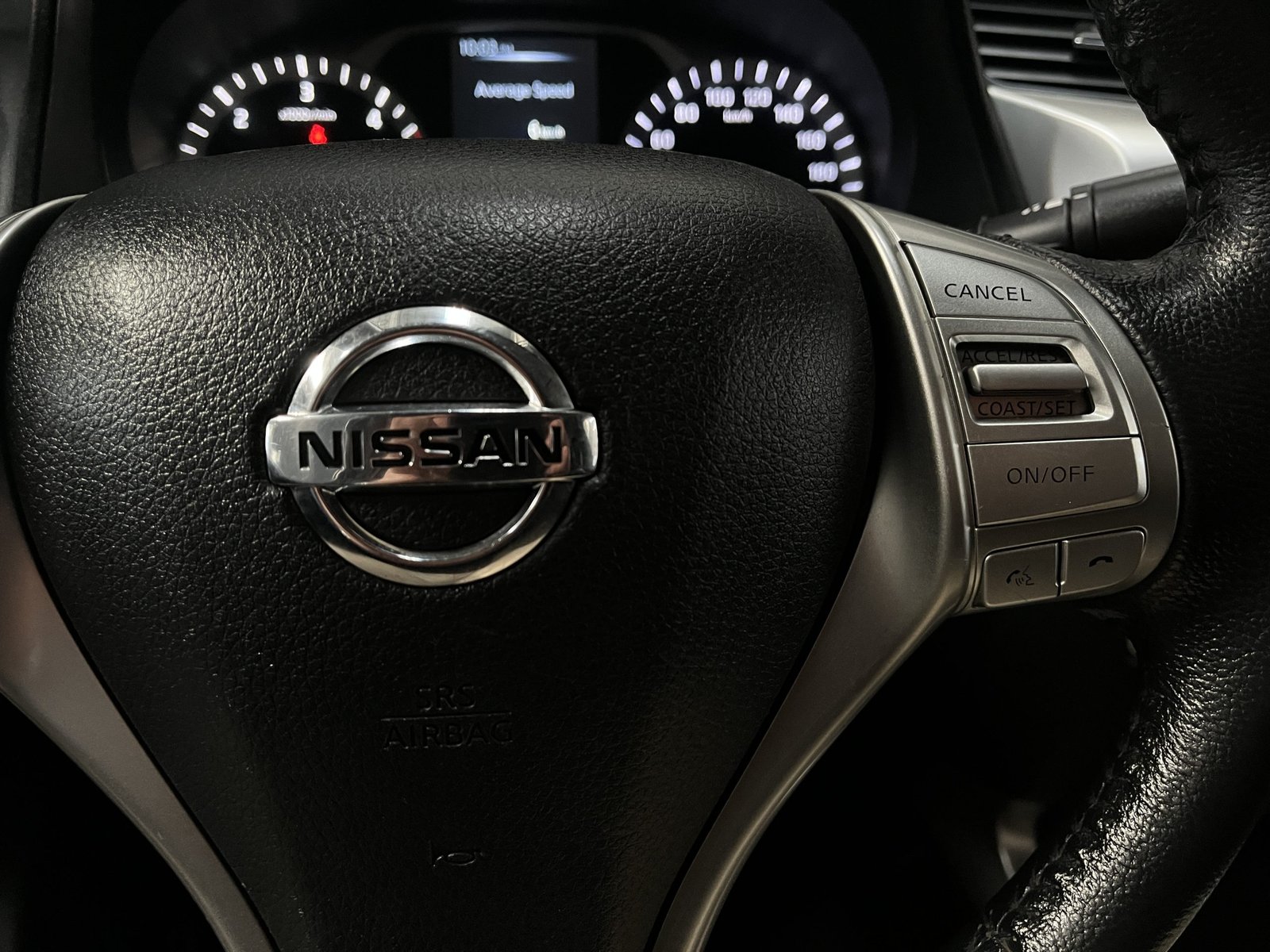 Nissan NP300 DCAB LE 4X4 2.3 AUT 2017 - Imagen 14 de 18