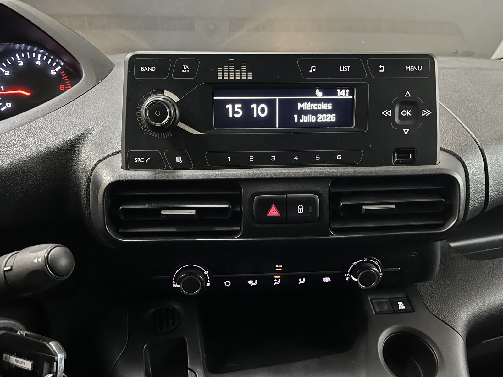 PEUGEOT PARTNER HDI 92 L1 1.6 2021 - Imagen 12 de 16